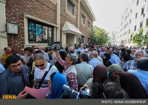 اعلام آمادگی کاسه‌ساز برای گفت‌وگو با نمایندگان تجمع‌کنندگان در برابر خانه سینما